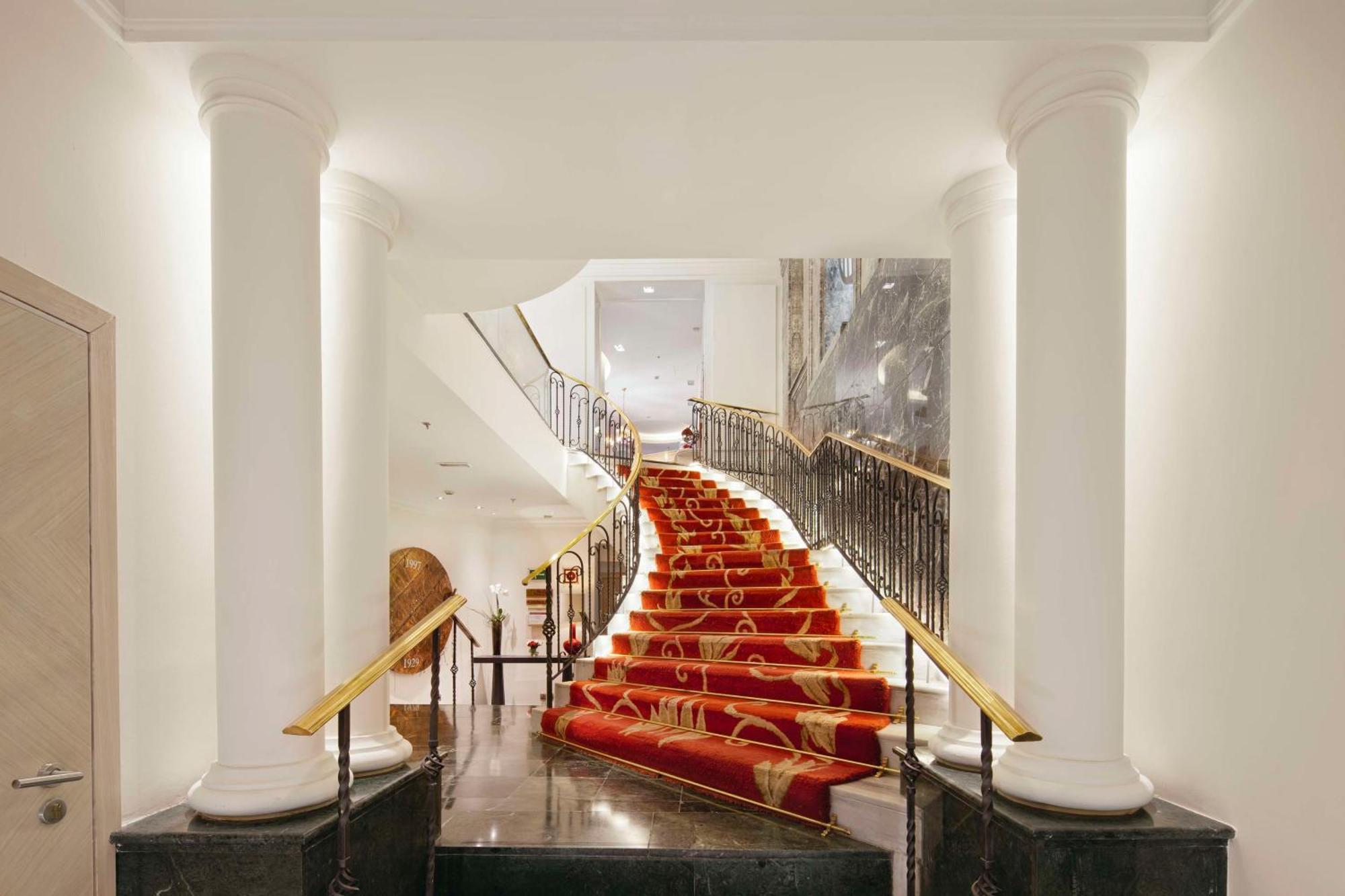 Nh Collection Madrid Paseo Del Prado Hotel Exterior foto The staircase