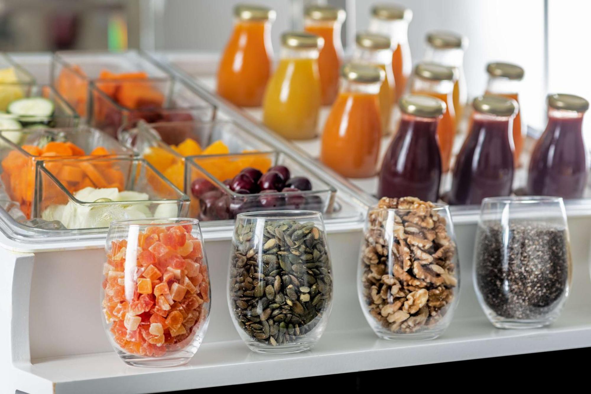 Nh Collection Madrid Paseo Del Prado Hotel Exterior foto Dried fruit and nuts