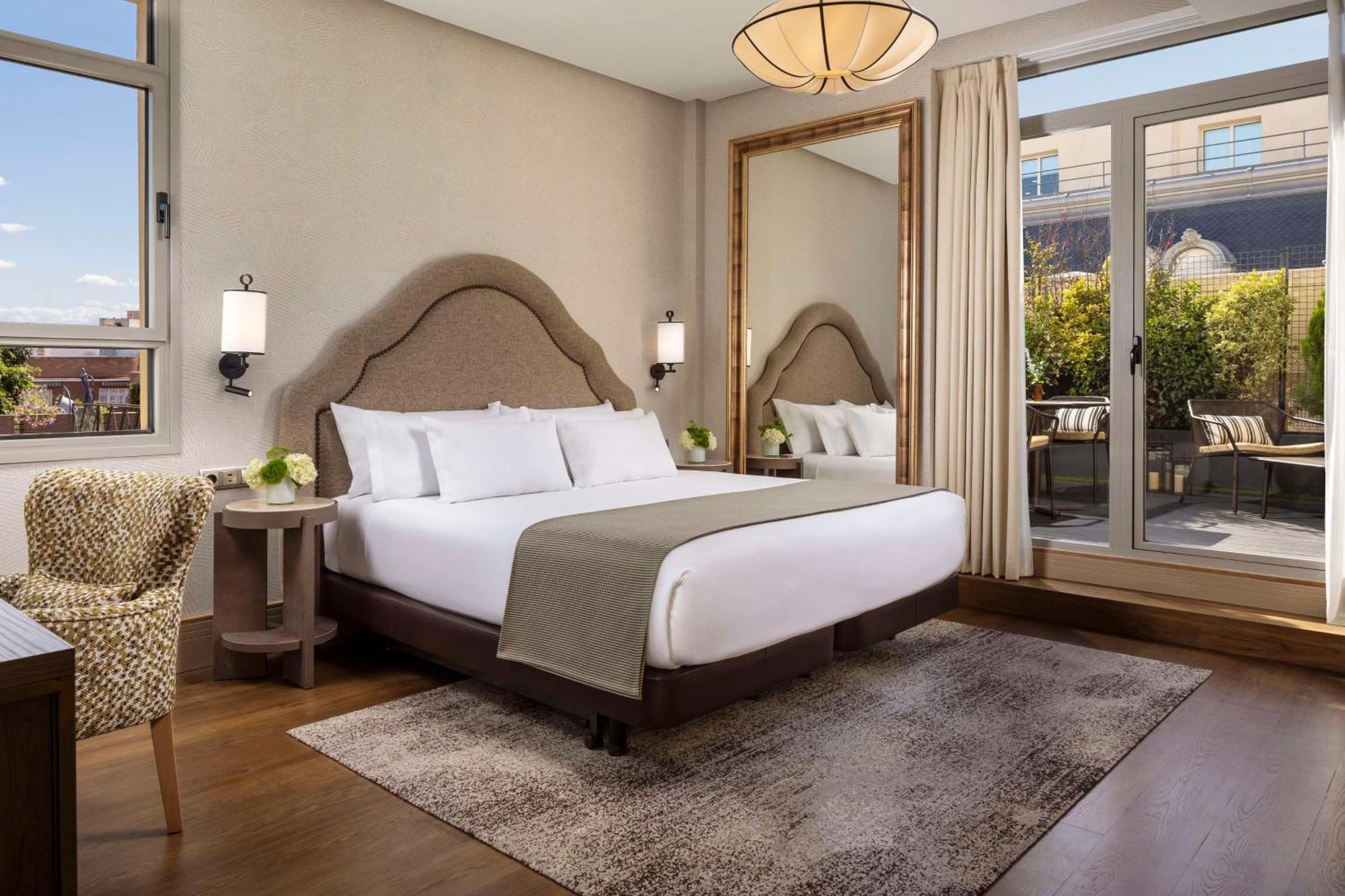 Nh Collection Madrid Paseo Del Prado Hotel Exterior foto A bedroom at the hotel